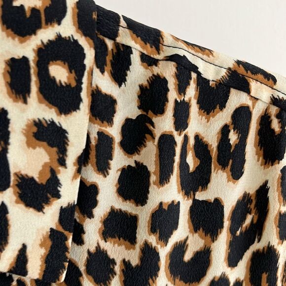 EUC Equipment Femme Leopard Print Slim Signature Silk Shirt Size XS - Picture 4 of 8